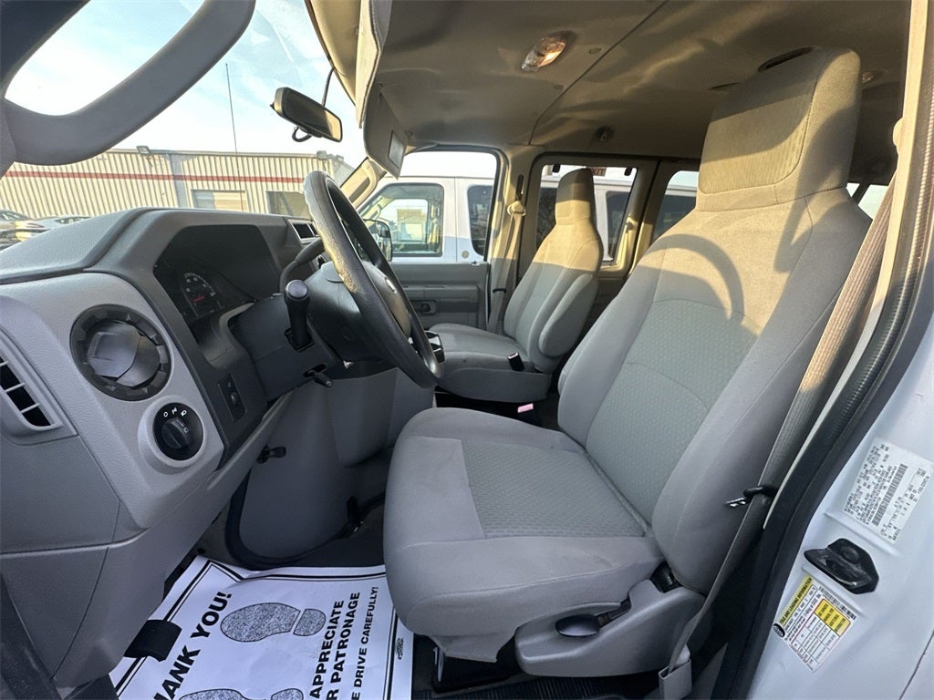 2014 Ford E-350SD XLT