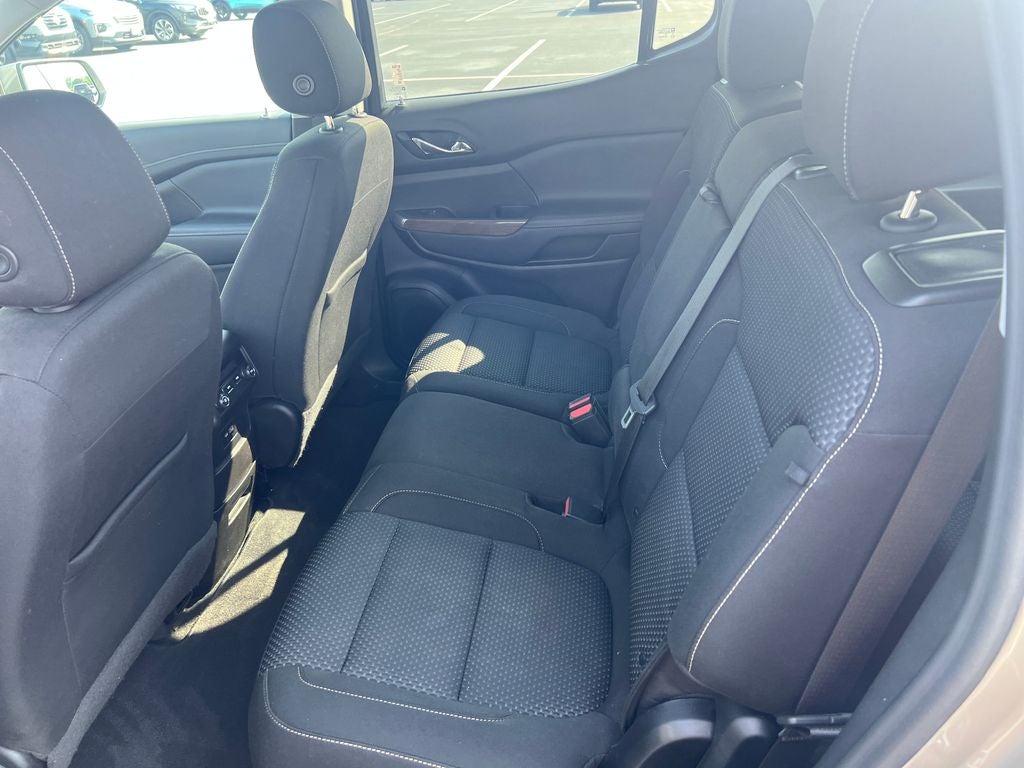 2022 GMC Acadia SLE