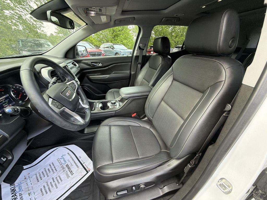 2023 GMC Acadia SLT