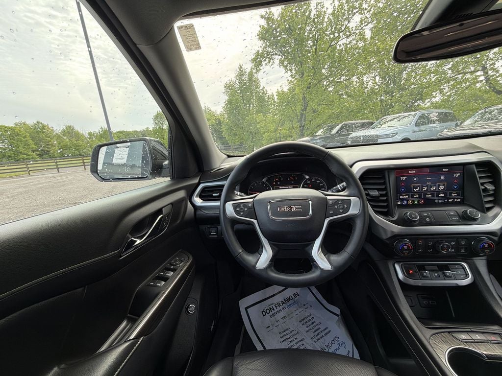 2023 GMC Acadia SLT