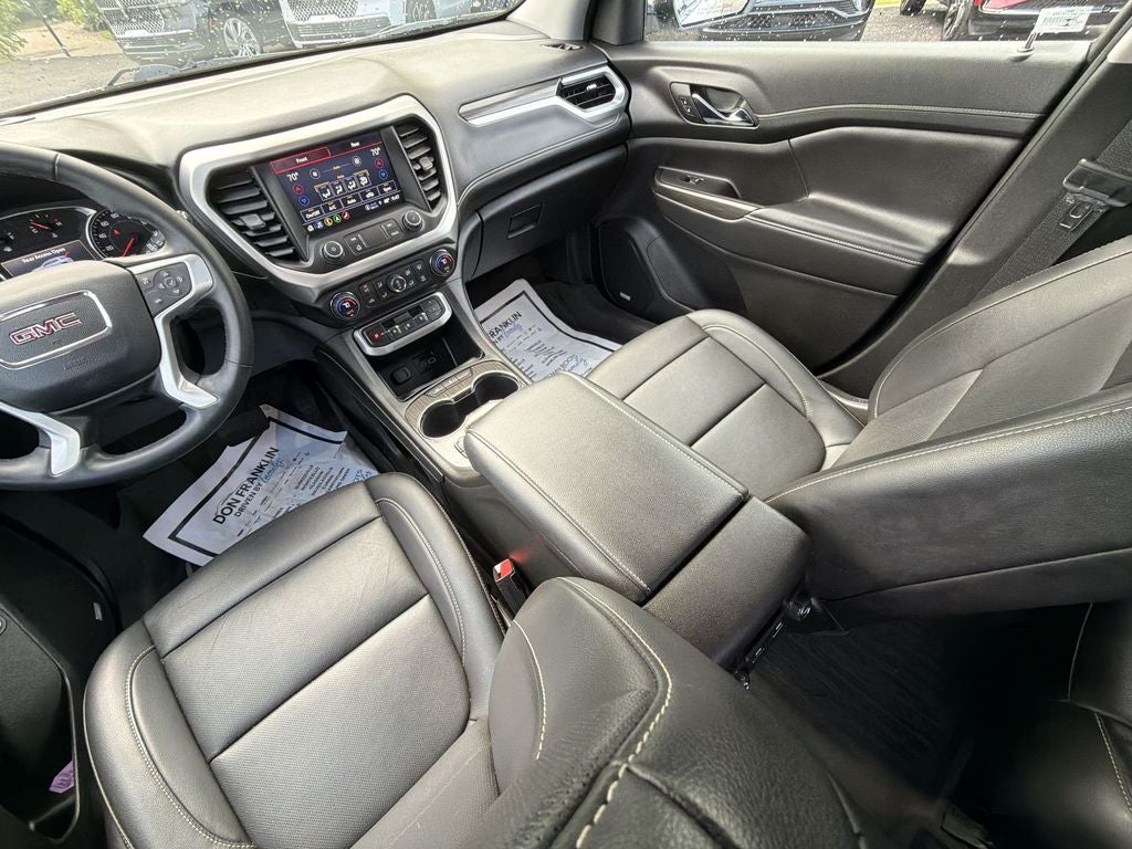 2023 GMC Acadia SLT