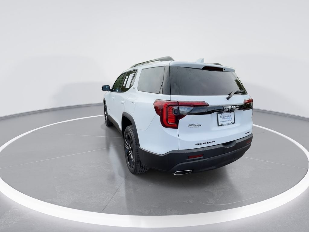 2023 GMC Acadia SLT
