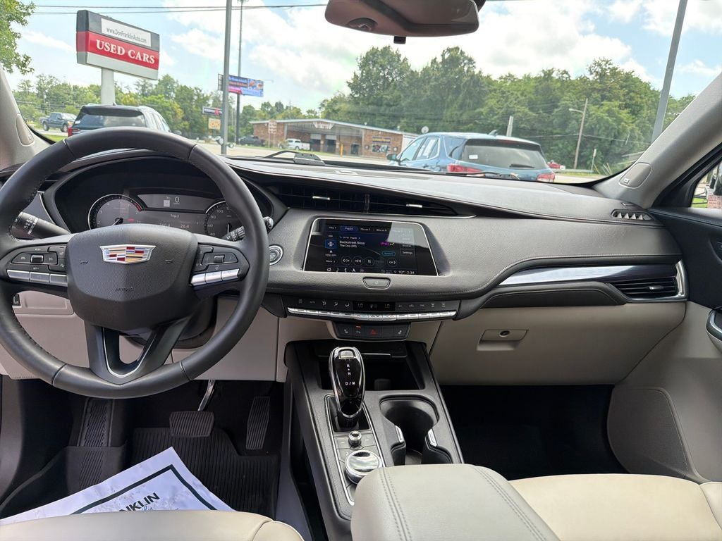 2023 Cadillac XT4 Luxury
