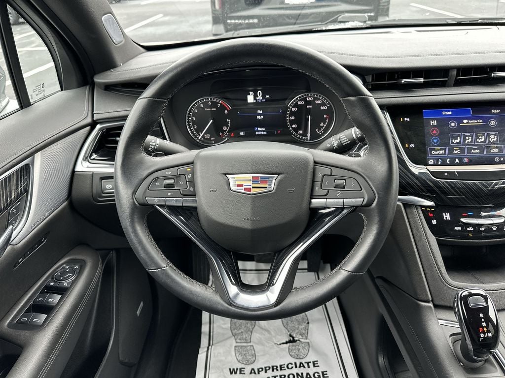 2025 Cadillac XT6 Premium Luxury