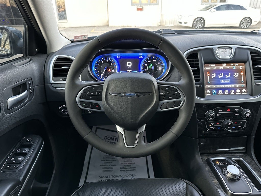 2023 Chrysler 300 Touring