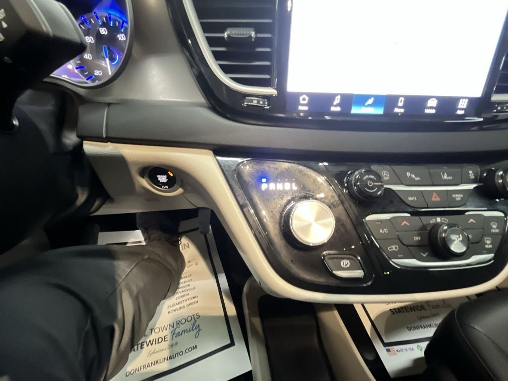 2024 Chrysler Pacifica Touring L