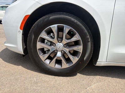 2026 Chrysler Pacifica Hybrid Pinnacle