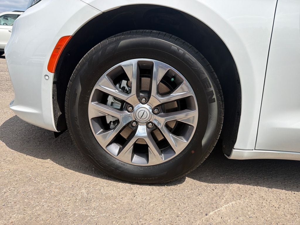 2026 Chrysler Pacifica Hybrid Pinnacle