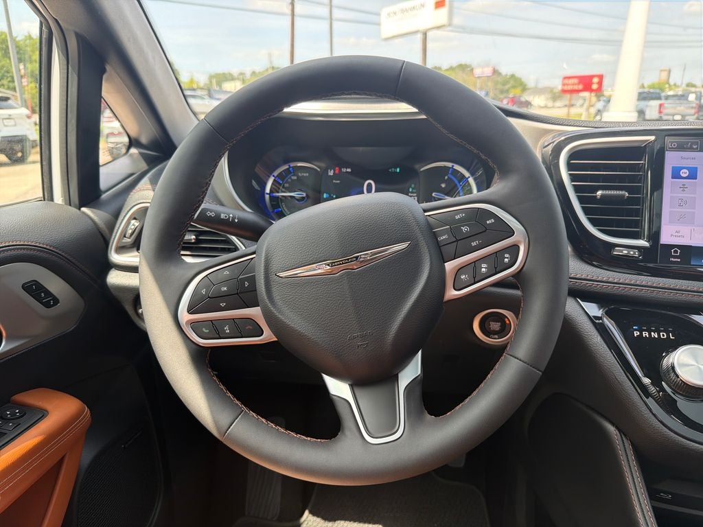 2026 Chrysler Pacifica Hybrid Pinnacle