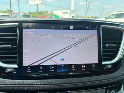 2026 Chrysler Pacifica Hybrid Pinnacle
