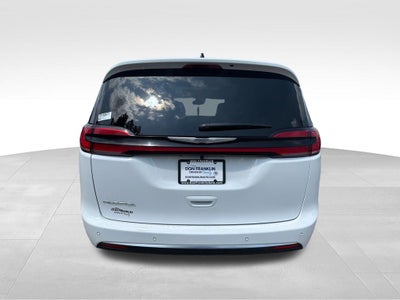 2026 Chrysler Pacifica Hybrid Pinnacle