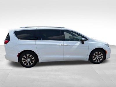 2026 Chrysler Pacifica Hybrid Pinnacle