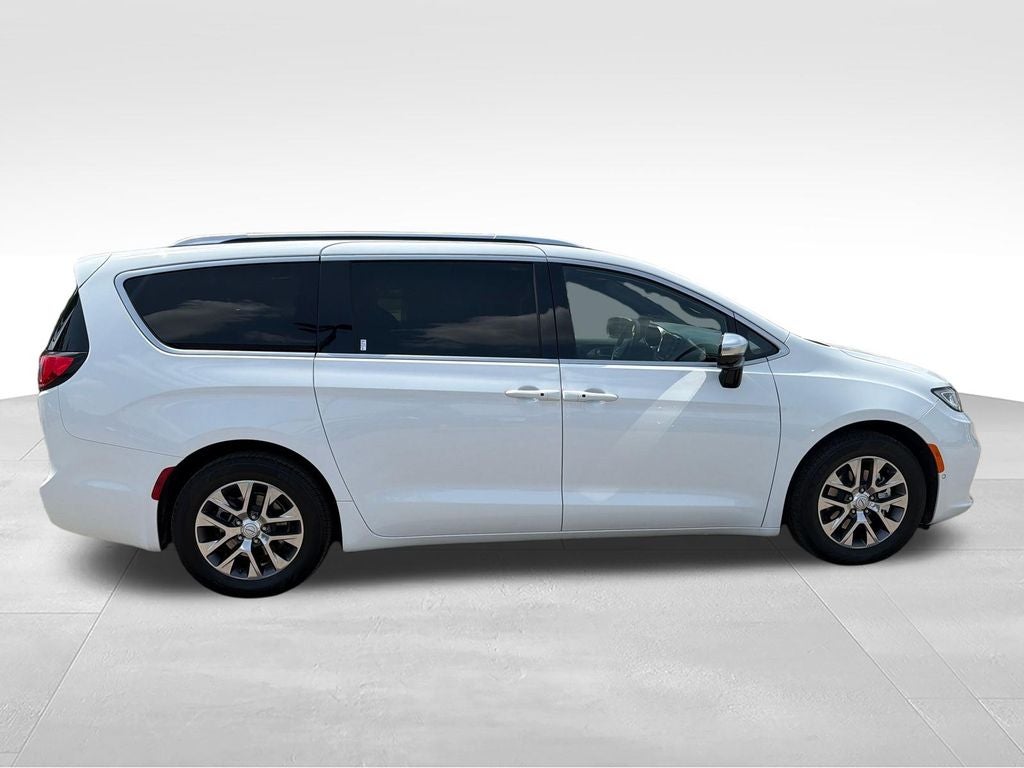 2026 Chrysler Pacifica Hybrid Pinnacle