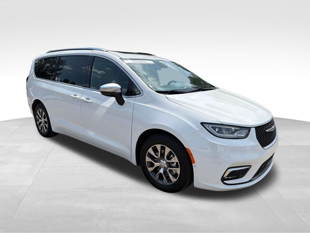 2026 Chrysler Pacifica Hybrid Pinnacle