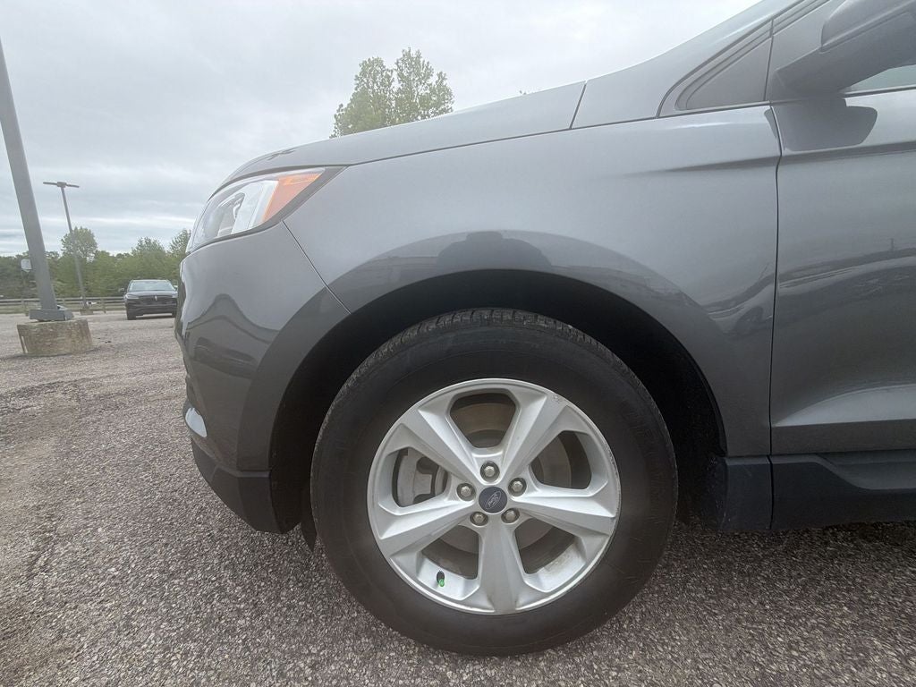 2022 Ford Edge SE