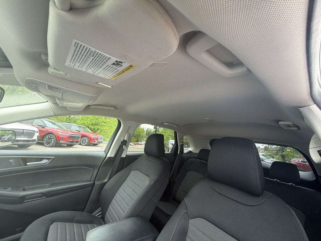 2022 Ford Edge SE