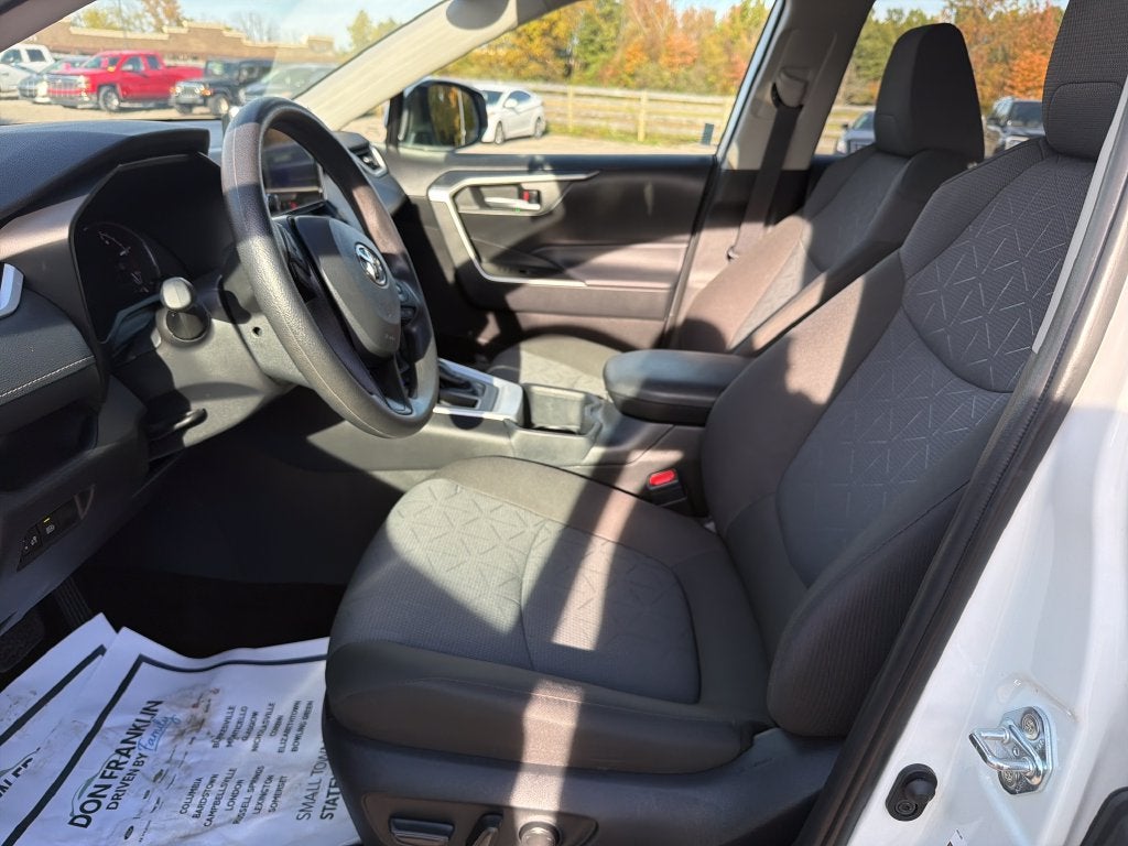2025 Toyota RAV4 XLE