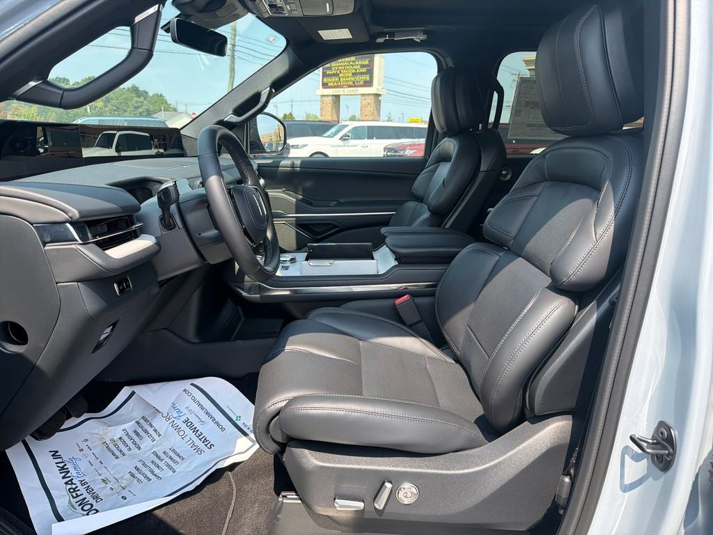 2027 Lincoln Navigator Reserve