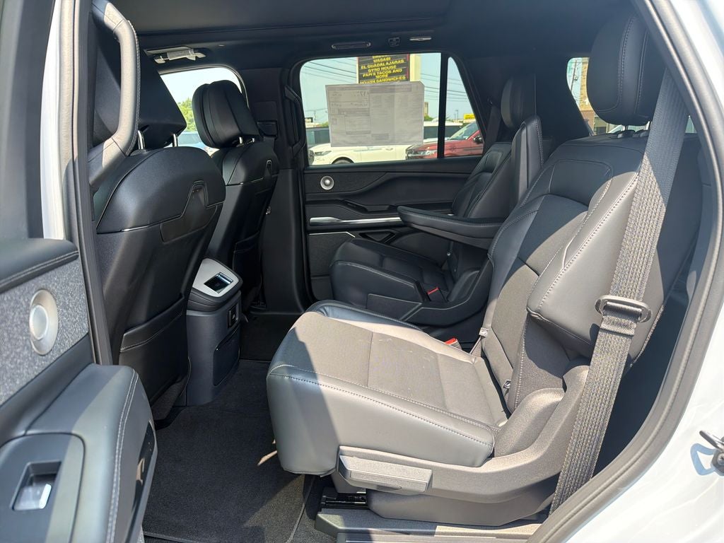 2027 Lincoln Navigator Reserve