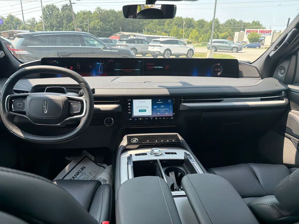 2027 Lincoln Navigator Reserve