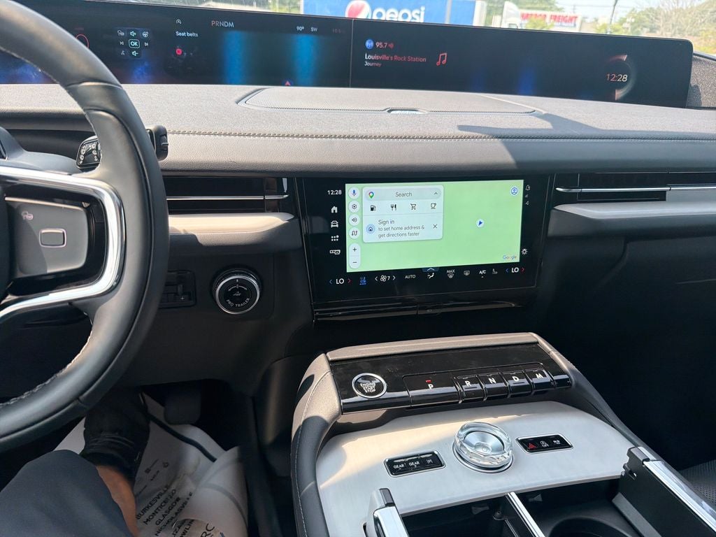 2027 Lincoln Navigator Reserve