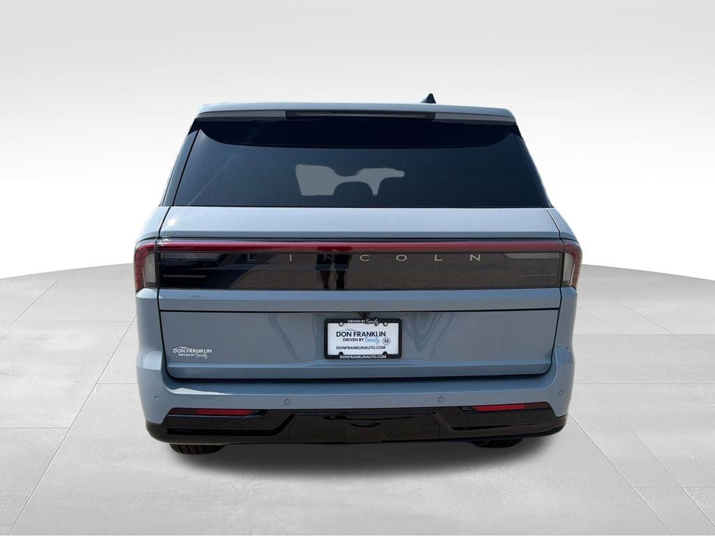 2027 Lincoln Navigator Reserve