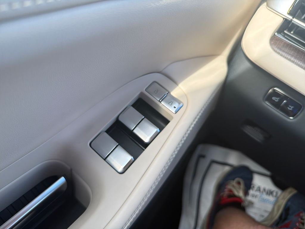 2027 Lincoln Navigator L Reserve