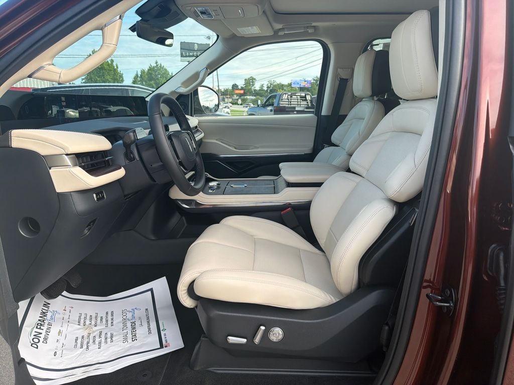 2027 Lincoln Navigator L Reserve