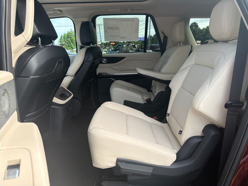 2027 Lincoln Navigator L Reserve