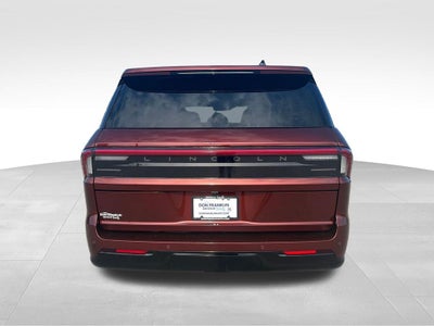 2027 Lincoln Navigator L Reserve