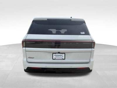 2027 Lincoln Navigator L Reserve