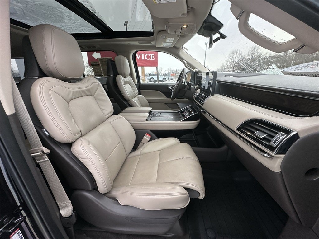 2023 Lincoln Navigator L Reserve
