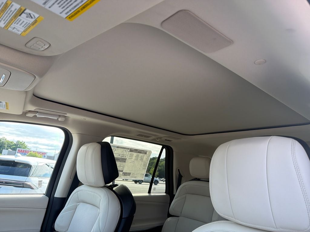 2027 Lincoln Navigator L Reserve