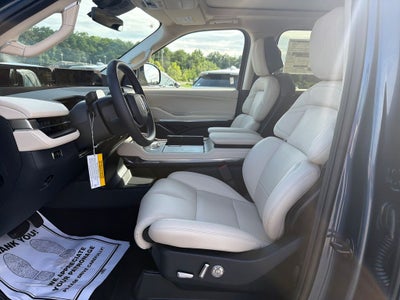 2027 Lincoln Navigator L Reserve