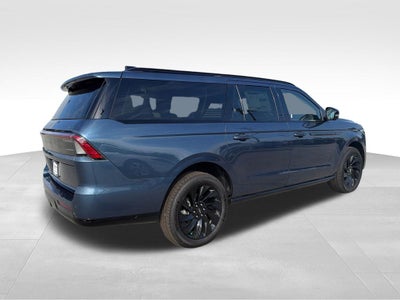 2027 Lincoln Navigator L Reserve
