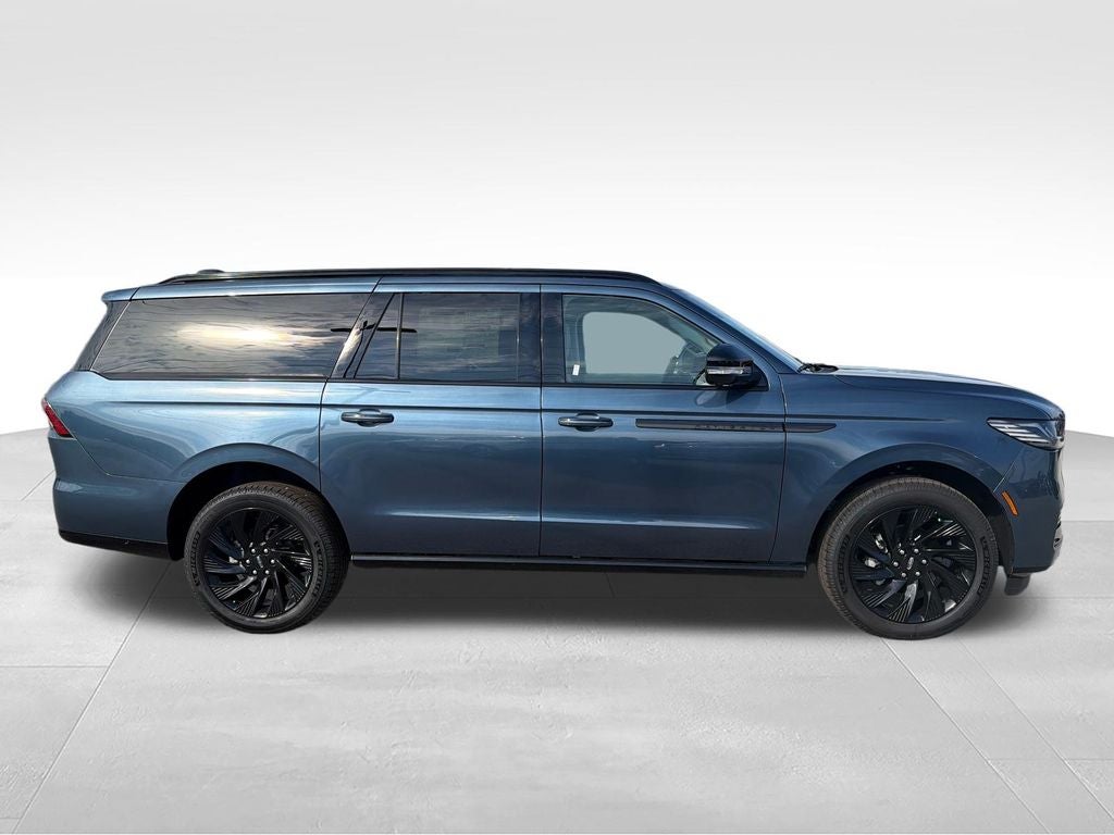 2027 Lincoln Navigator L Reserve