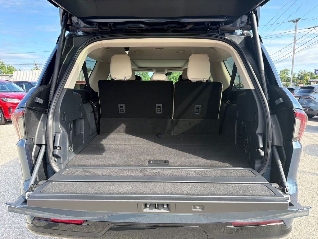 2027 Lincoln Navigator L Reserve
