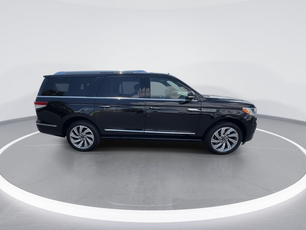 2022 Lincoln Navigator L Reserve