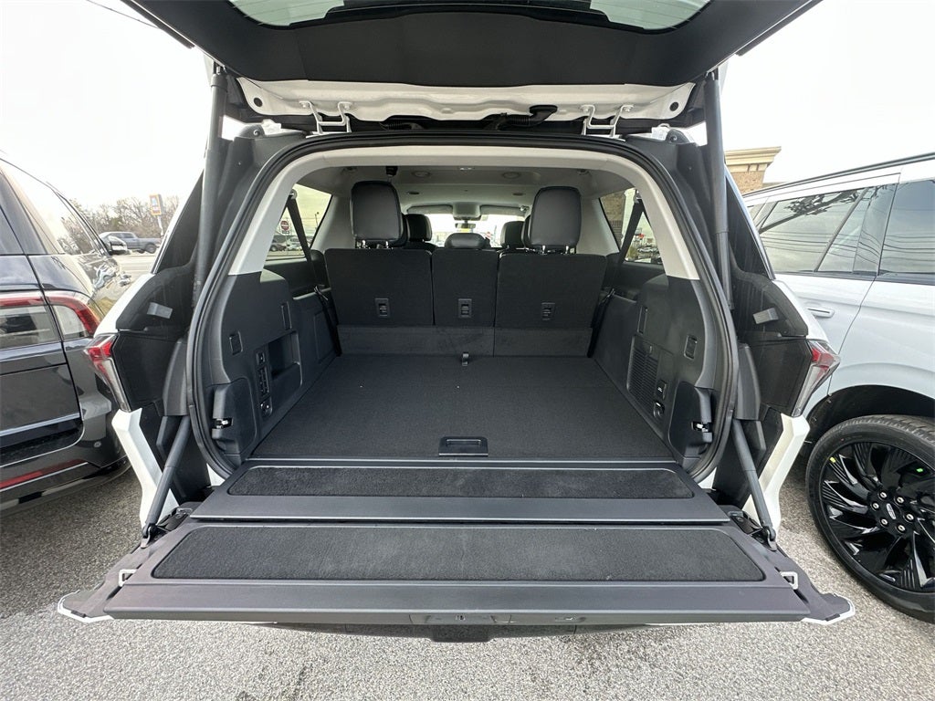 2026 Lincoln Navigator L Premiere