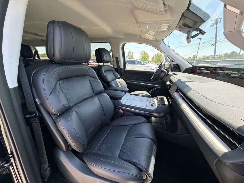 2026 Lincoln Navigator L Premiere