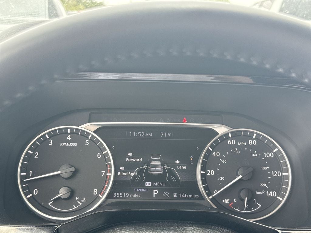 2025 Nissan Pathfinder SV