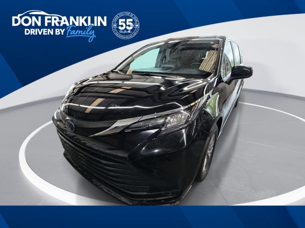 2024 Toyota Sienna LE 8 Passenger