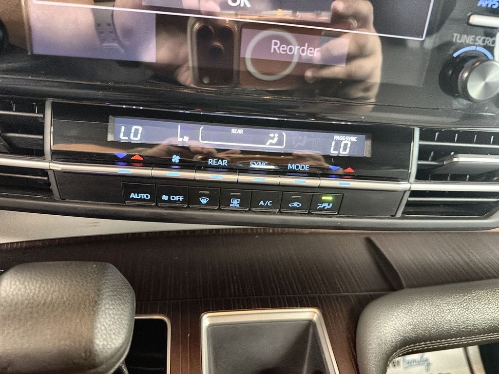 2024 Toyota Sienna LE 8 Passenger