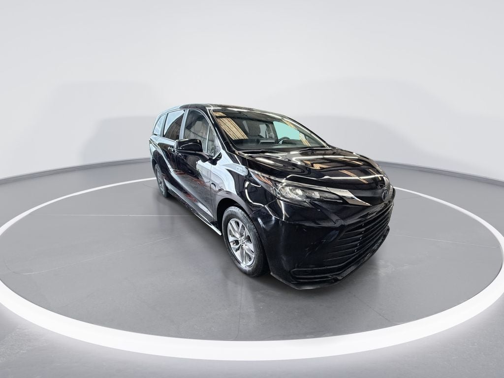 2024 Toyota Sienna LE 8 Passenger