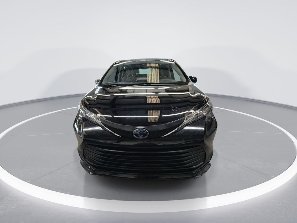 2024 Toyota Sienna LE 8 Passenger