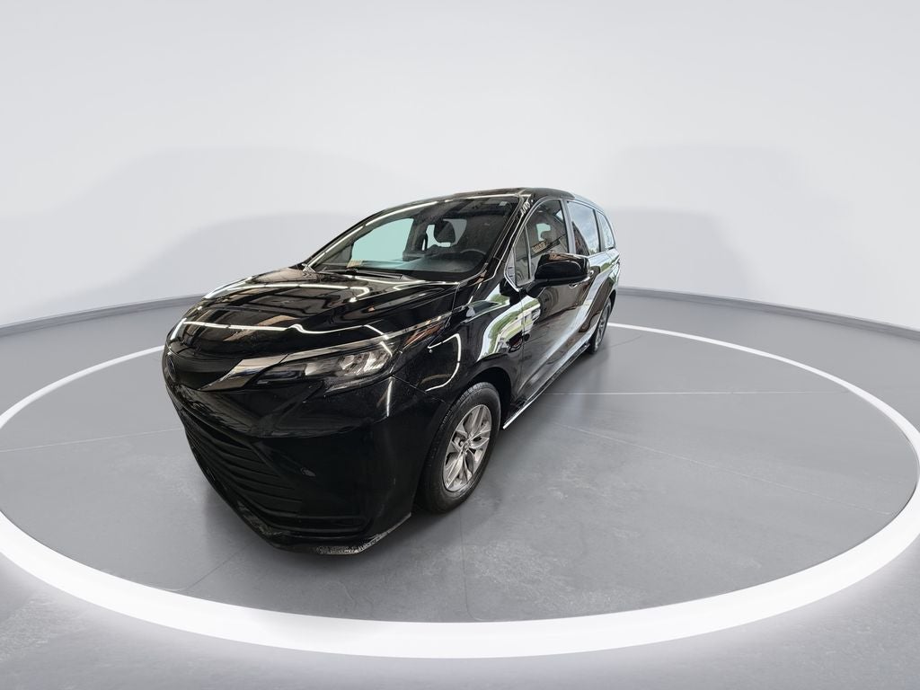 2024 Toyota Sienna LE 8 Passenger