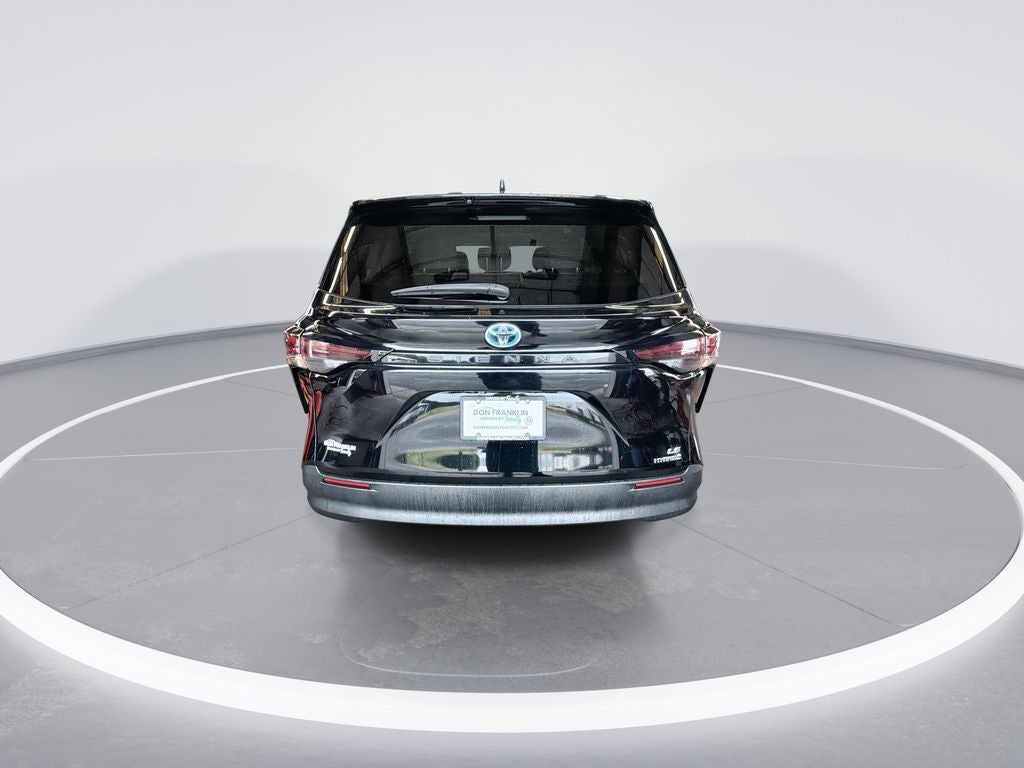 2024 Toyota Sienna LE 8 Passenger