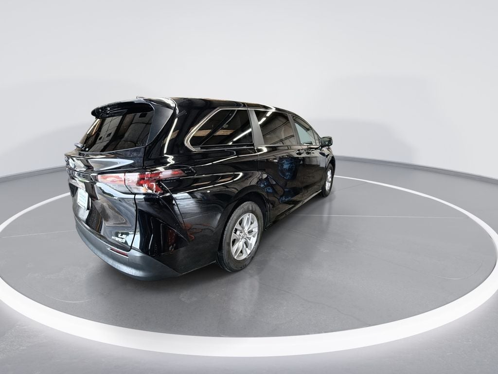 2024 Toyota Sienna LE 8 Passenger