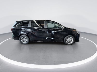 2024 Toyota Sienna LE 8 Passenger