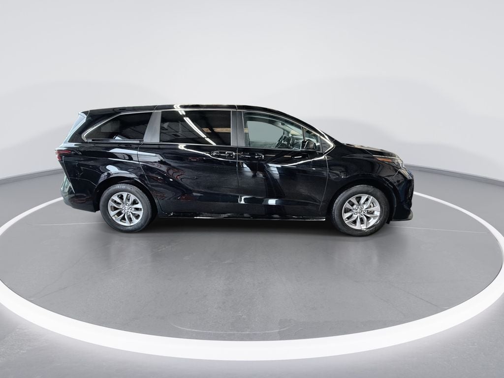 2024 Toyota Sienna LE 8 Passenger